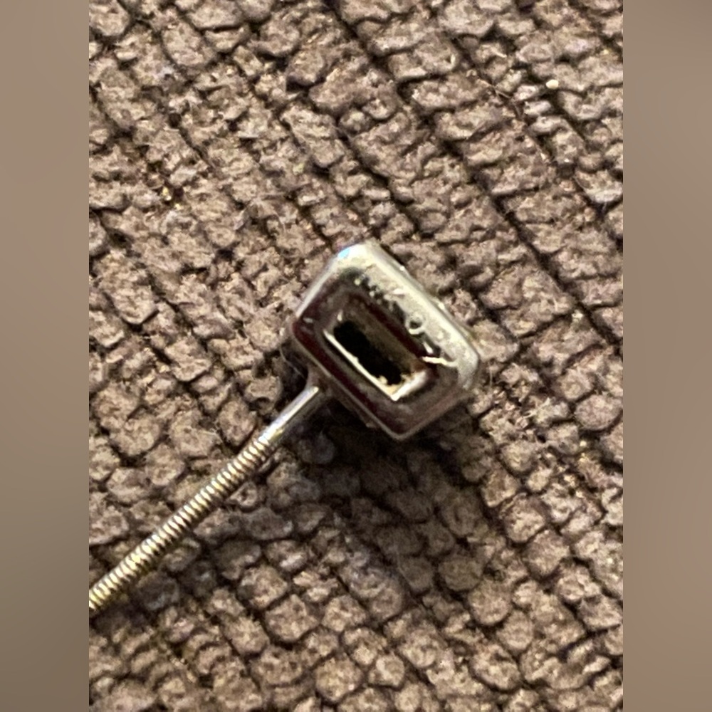 WHITE GOLD PRINCESS CUT DIAMOND EARRINGS - Picture 5 of 6